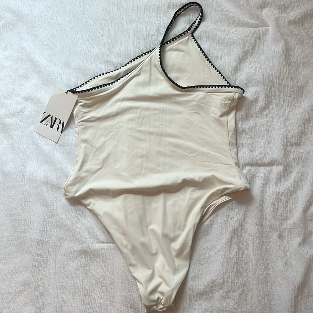 ZARA EMBROIDERED ASYMMETRIC SWIMSUIT
ECRU SIZE MEDIUM - Picture 6 of 7